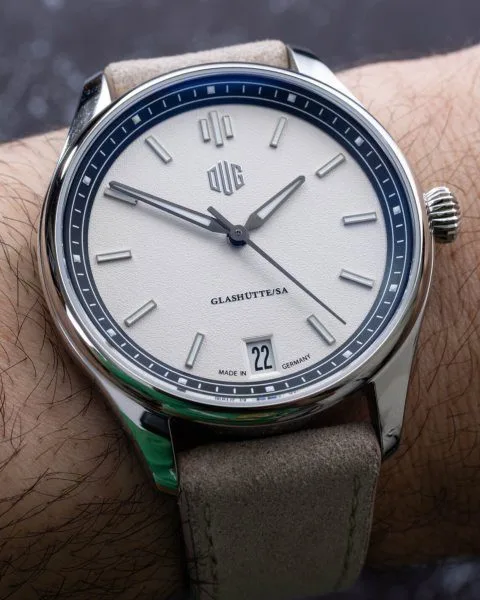 DUG Purist Typ 1 and Typ 2 watch color variations