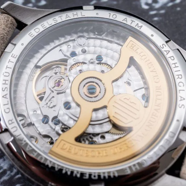 DUG Purist Typ 1 watch on buffalo leather strap