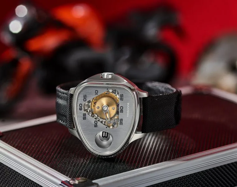 Angles Watches Triscope watch with geometric design