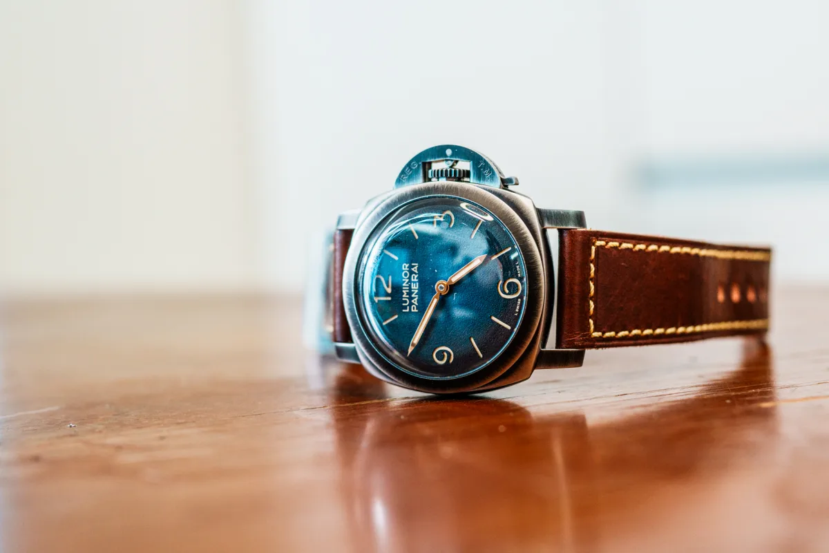 Panerai Luminor Venticinque PAM02025 box and packaging