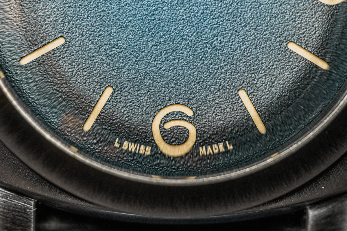 Blue fumé dial of PAM02025 with sandwich effect