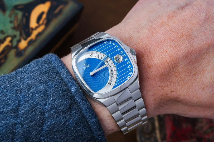 Detailed view of the Xeric Timeline Retrograde's vintage style