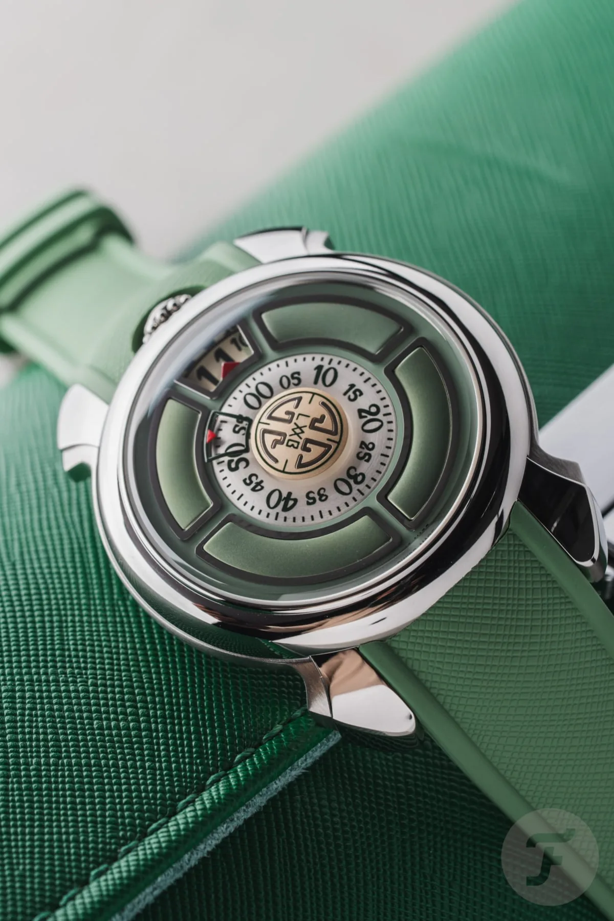 Unique time display on the Labormatic Cinquanta dial.