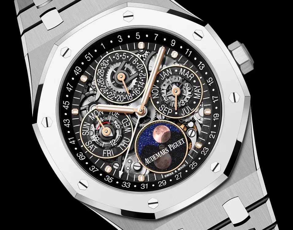 Side view of the 26685XT showing case thickness and materials