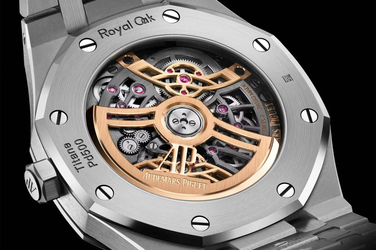 Close-up of the 7139 caliber in the Royal Oak 26685XT