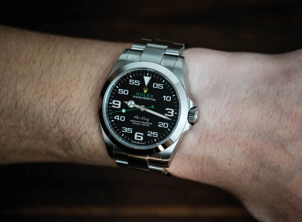 Rolex Air-King 126900 side view, crown details