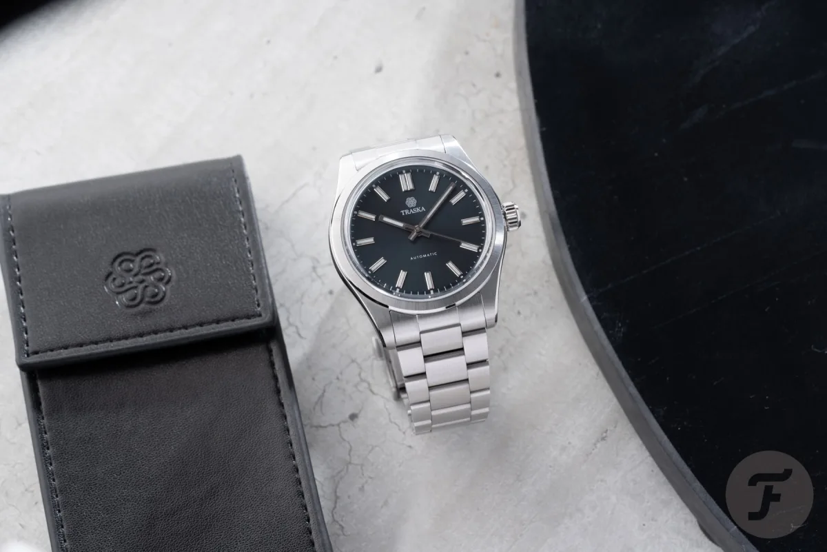 Traska Commuter bracelet with micro-adjustment system