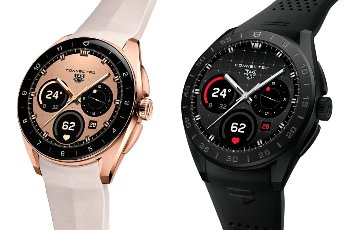 Smartwatch performing fitness tracking tasks