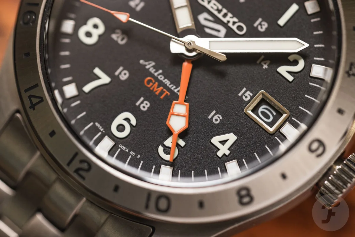 Seiko 5 Sports SSK023 watch front view