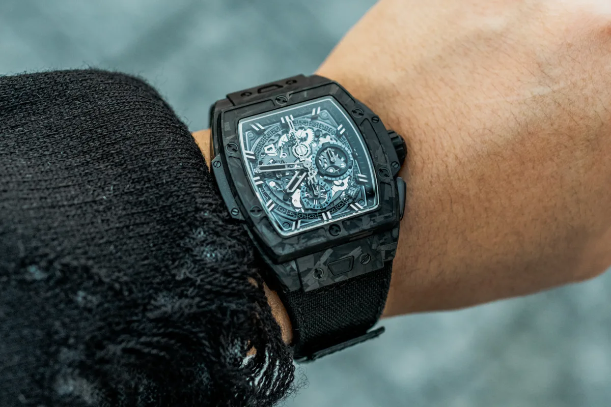 Hublot Spirit of Big Bang Frosted Carbon on original fabric strap
