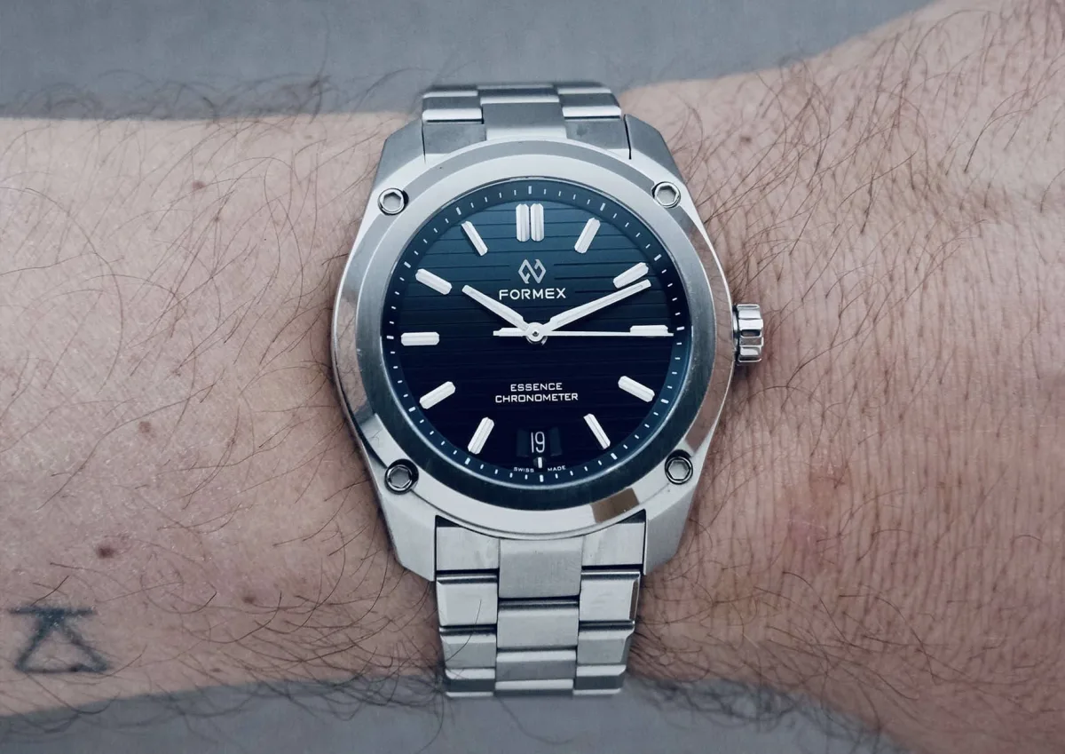 Formex Essence 39 versatile watch
