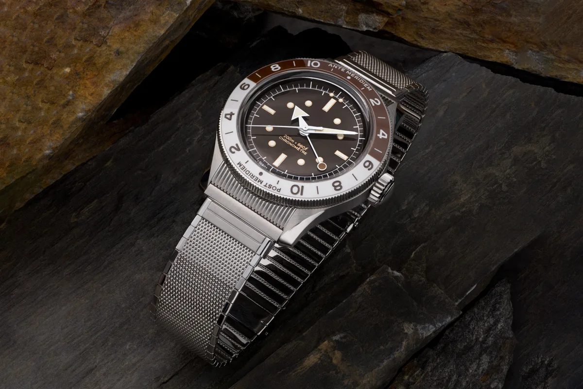 Serica 8315 Travel Chronometer with retro style