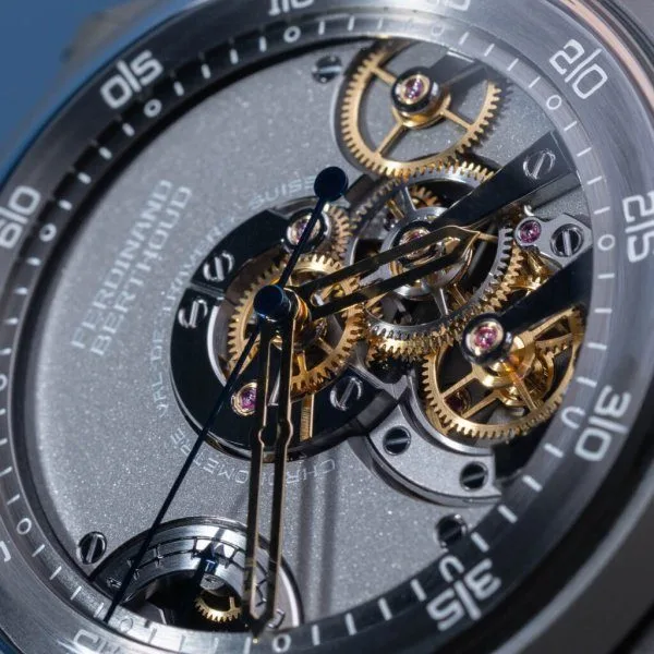 FB-1RES.4 dial design and display features
