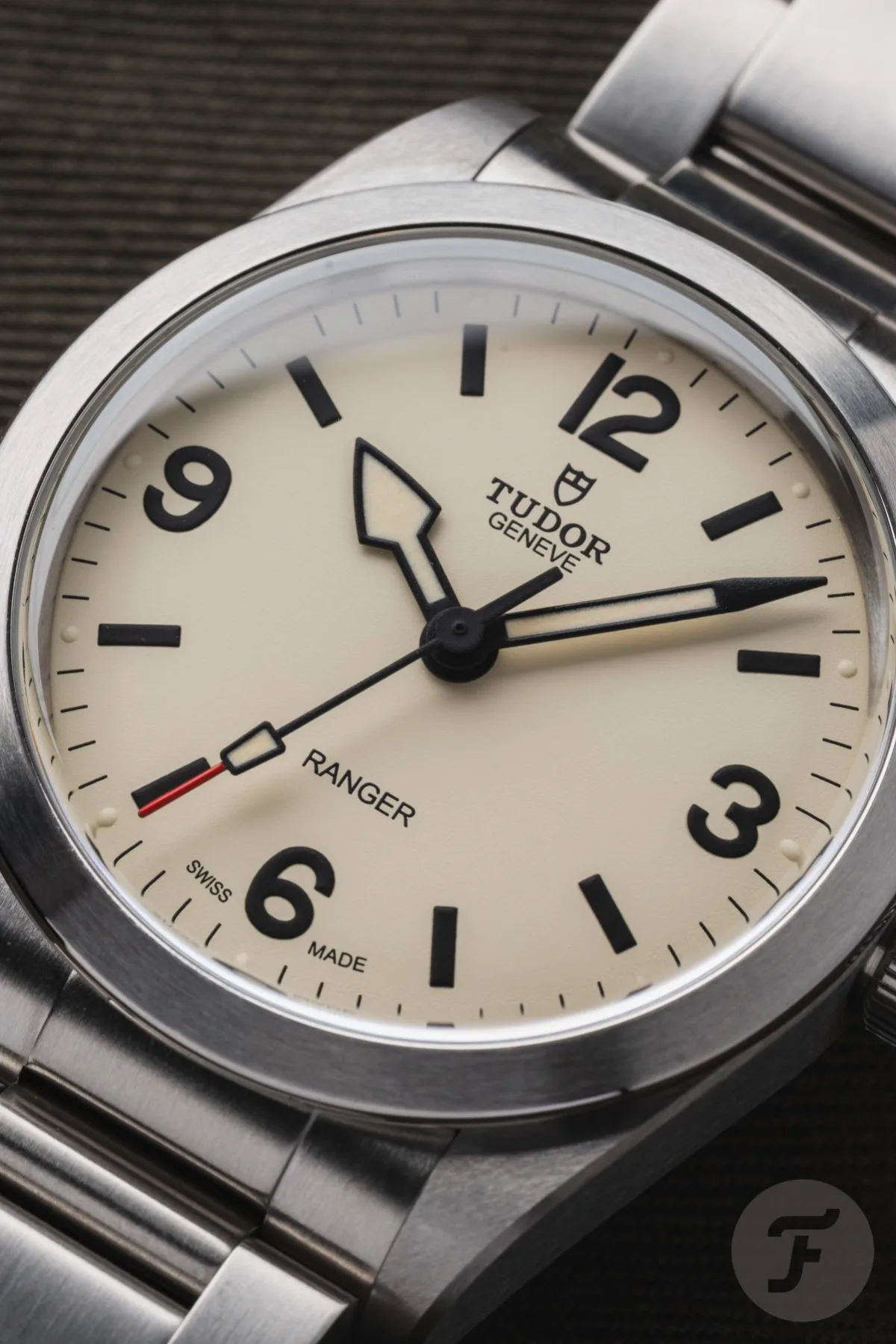 Comparison of Tudor Ranger dial typography