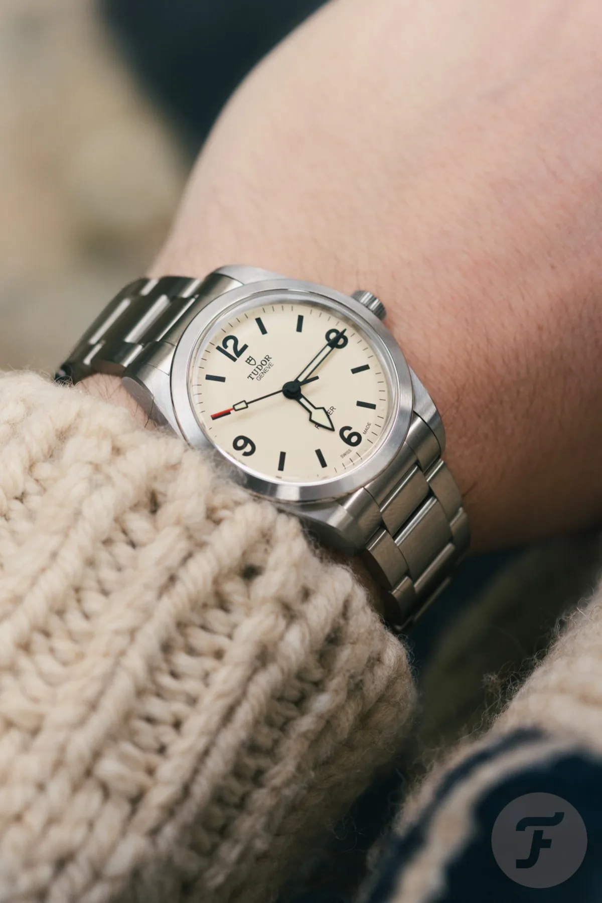 Tudor Ranger dial with Arial font inscriptions