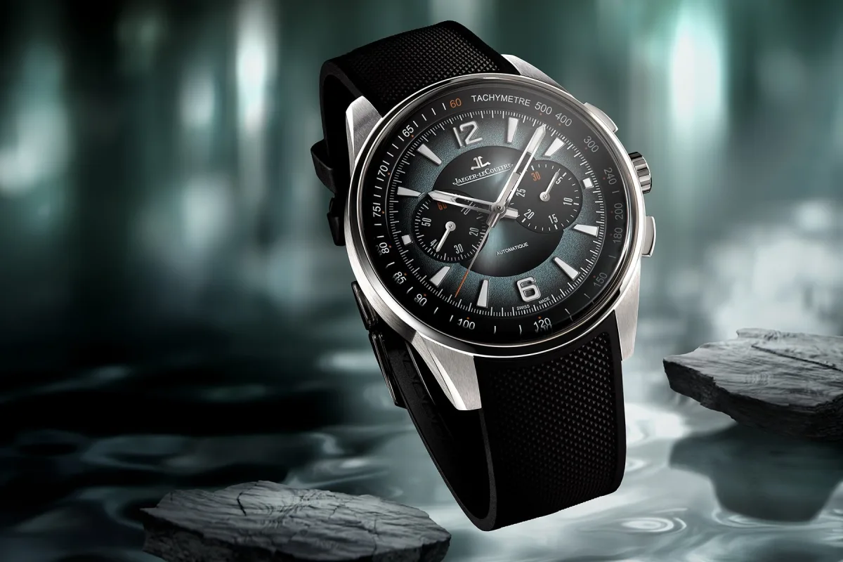 Retro-style diver chronograph watch