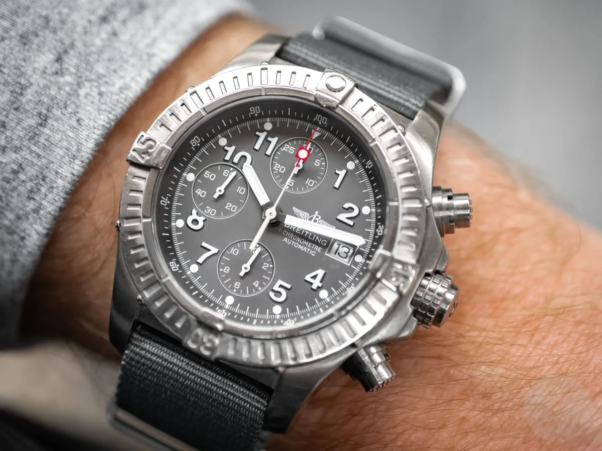 Luxury diver chronograph watch