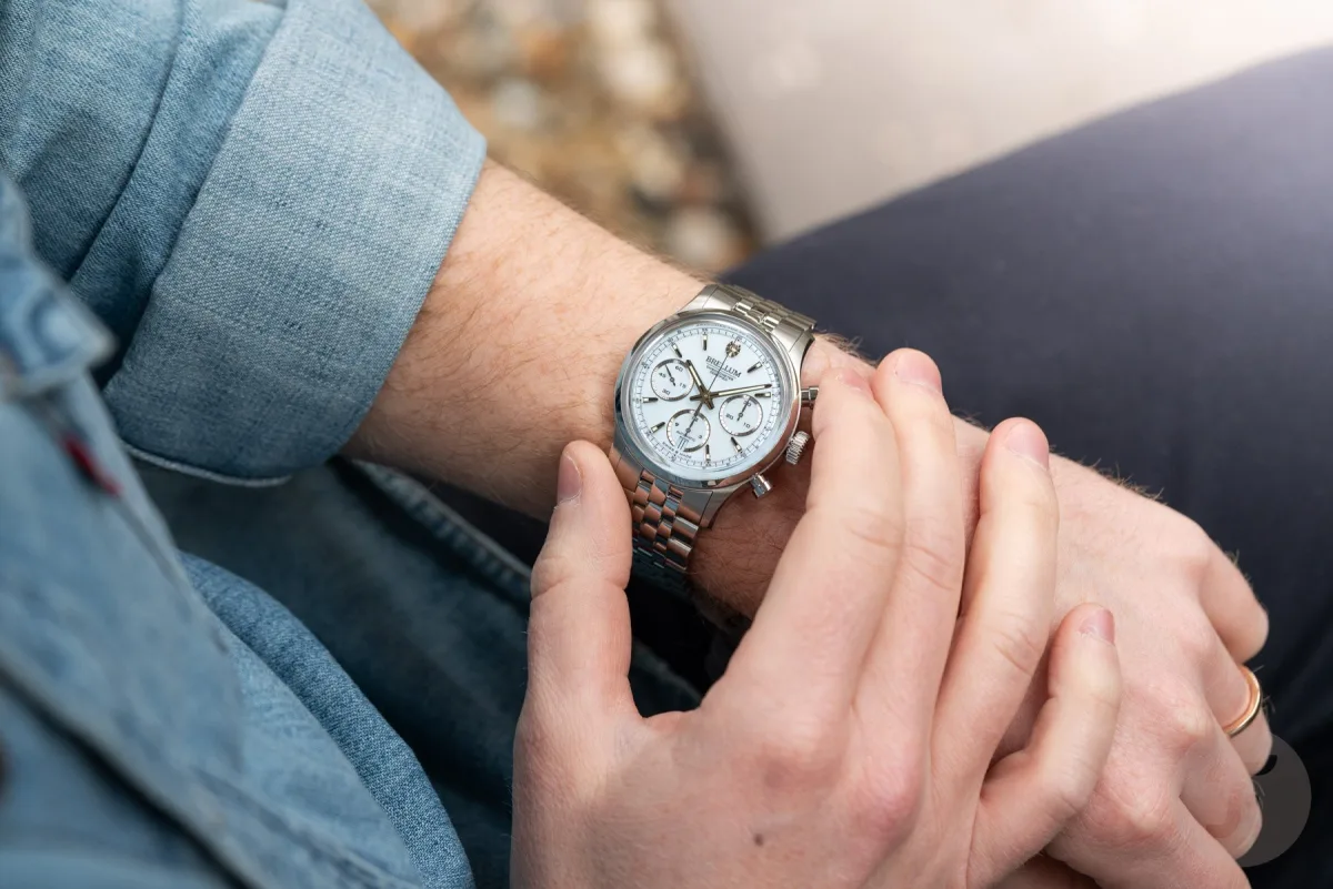 View of Brellum Duobox 39 Ice Blue movement