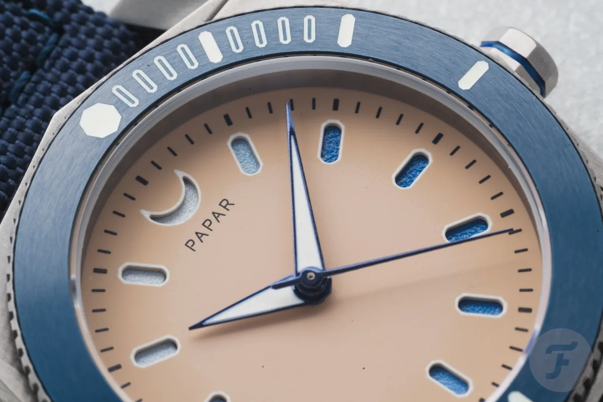 Close-up of Papar Cenote watch case and bezel.