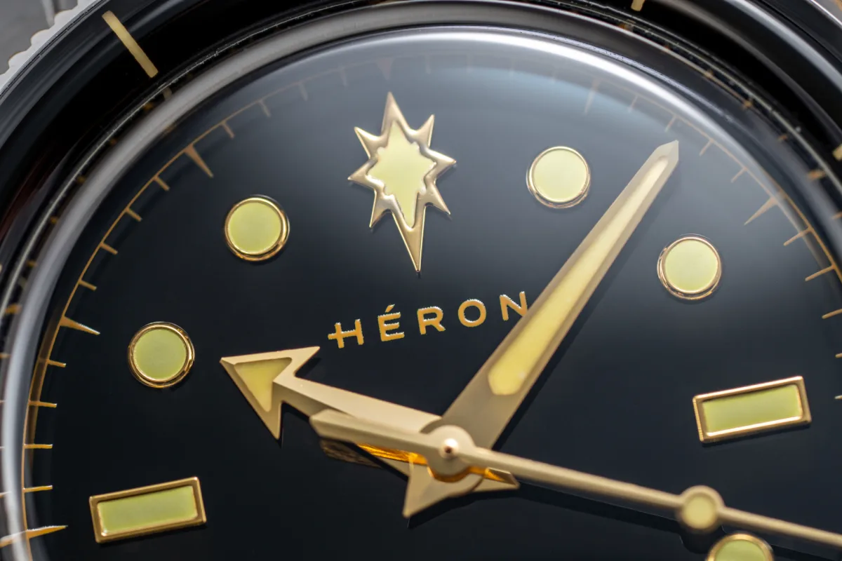 Luminous markers on the Héron Marinor MkII dial