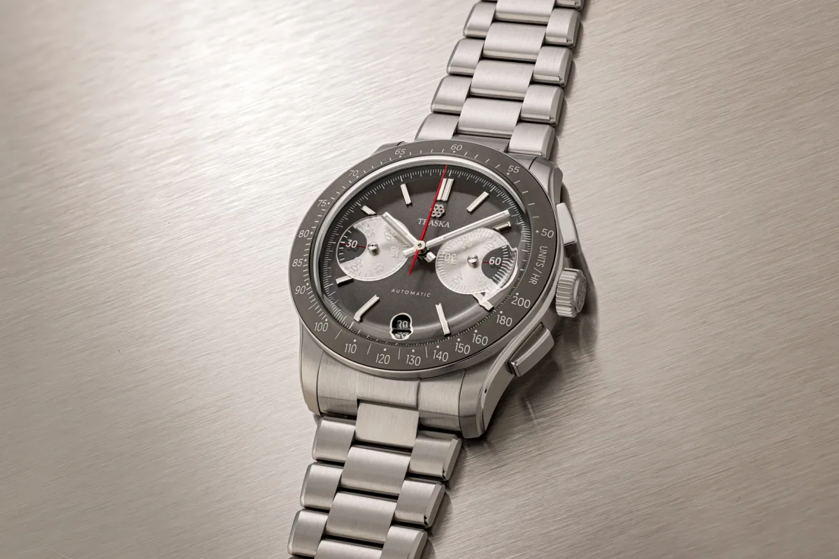 Traska Chronograph square chronograph pushers
