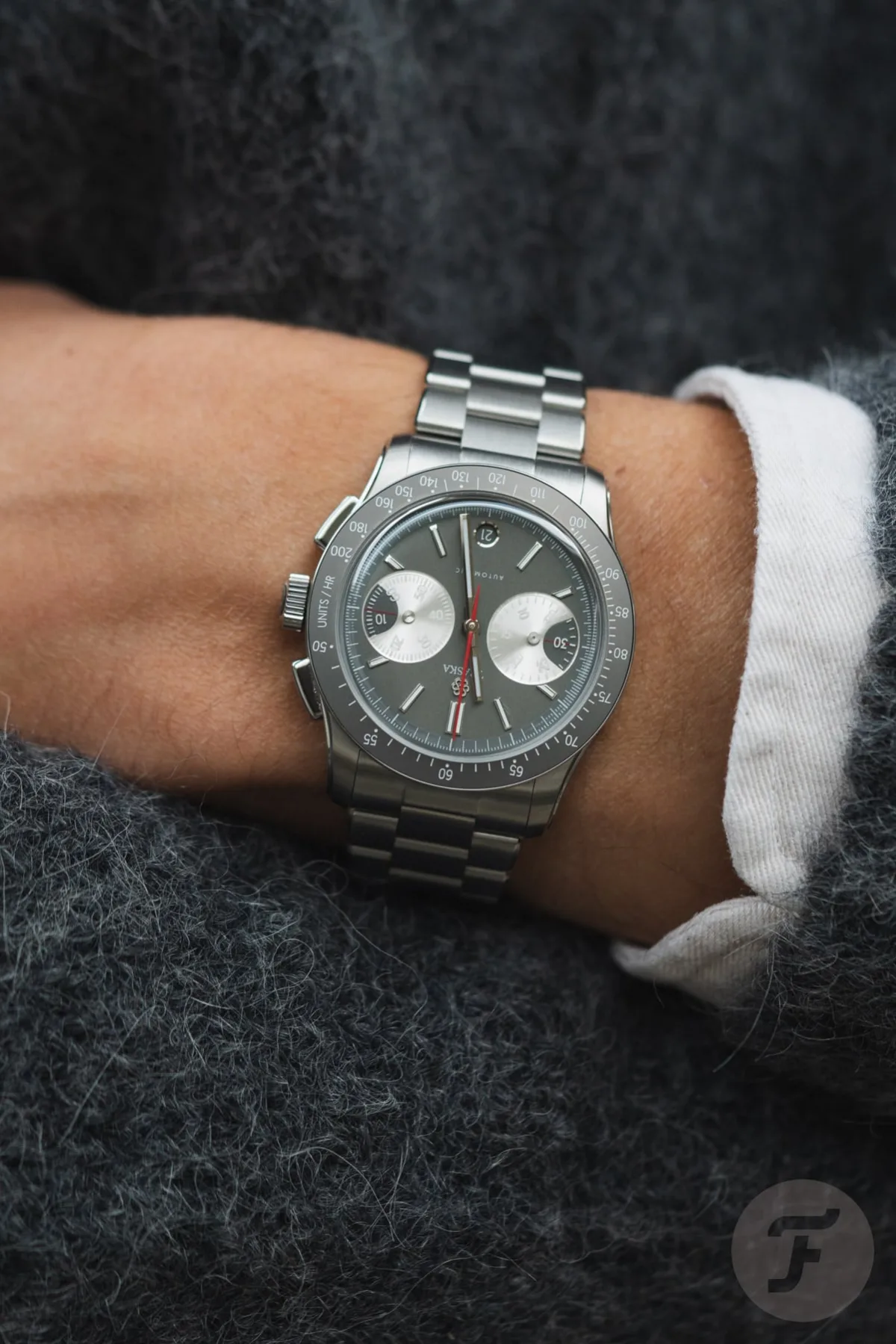 Traska Chronograph on-wrist experience
