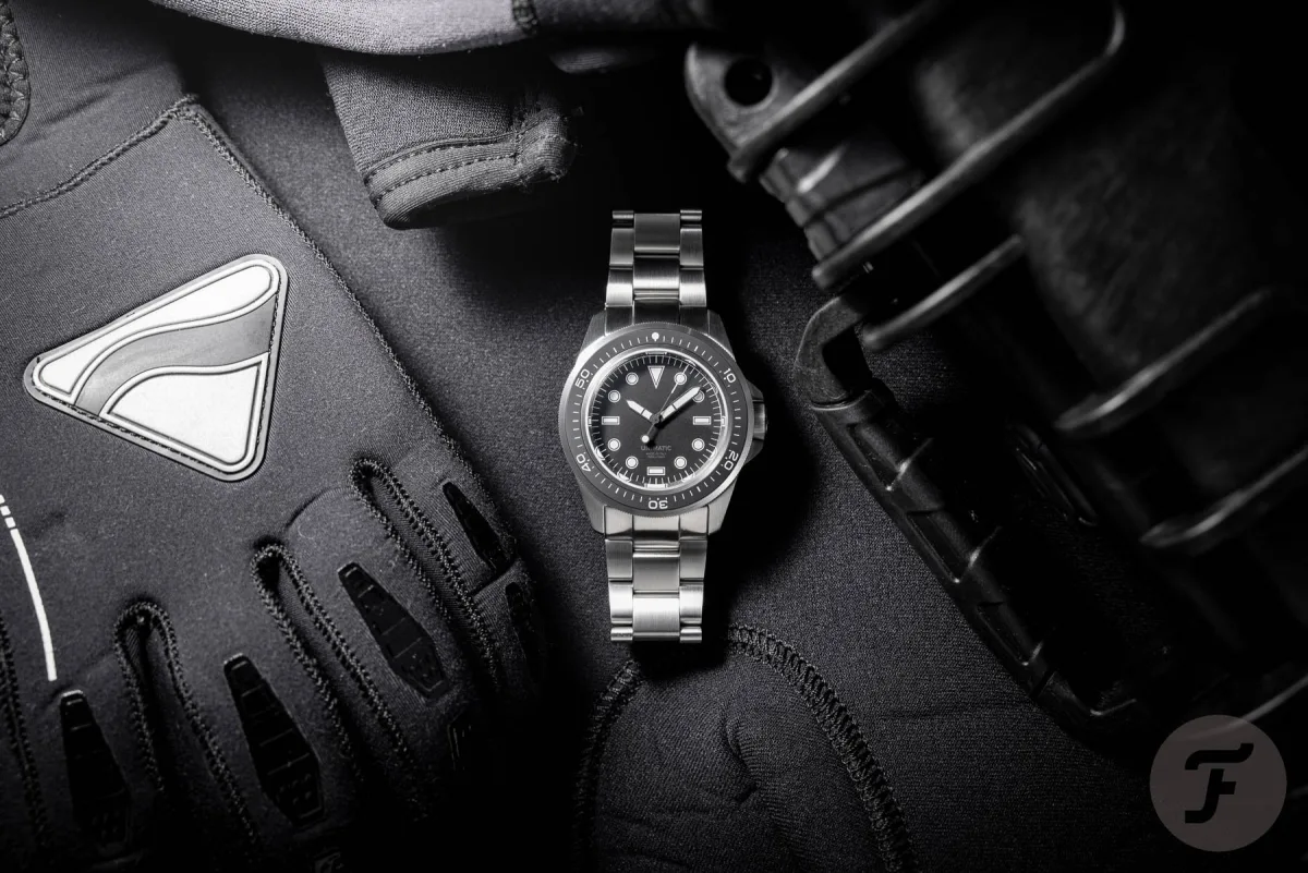 Unimatic Modello Uno on Oyster-style bracelet