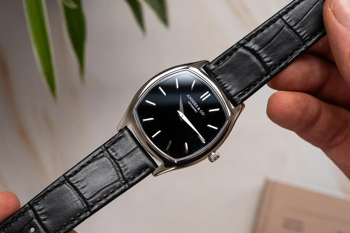 Close-up of Anders & Co AC2 Vulcan dial