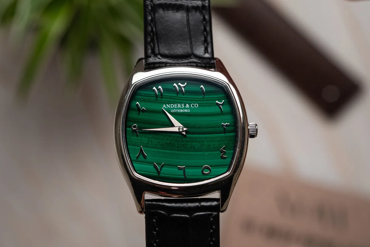 White porcelain dial of Anders & Co AC2 Vulcan