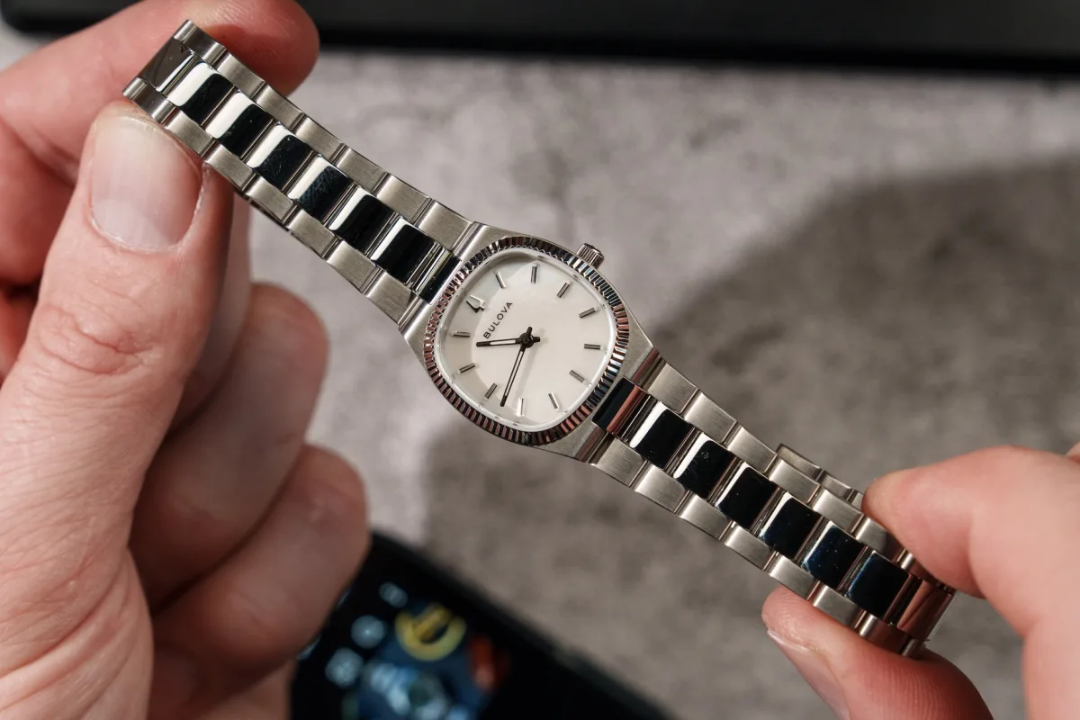 Integrated bracelet on Bulova Super Seville Mini