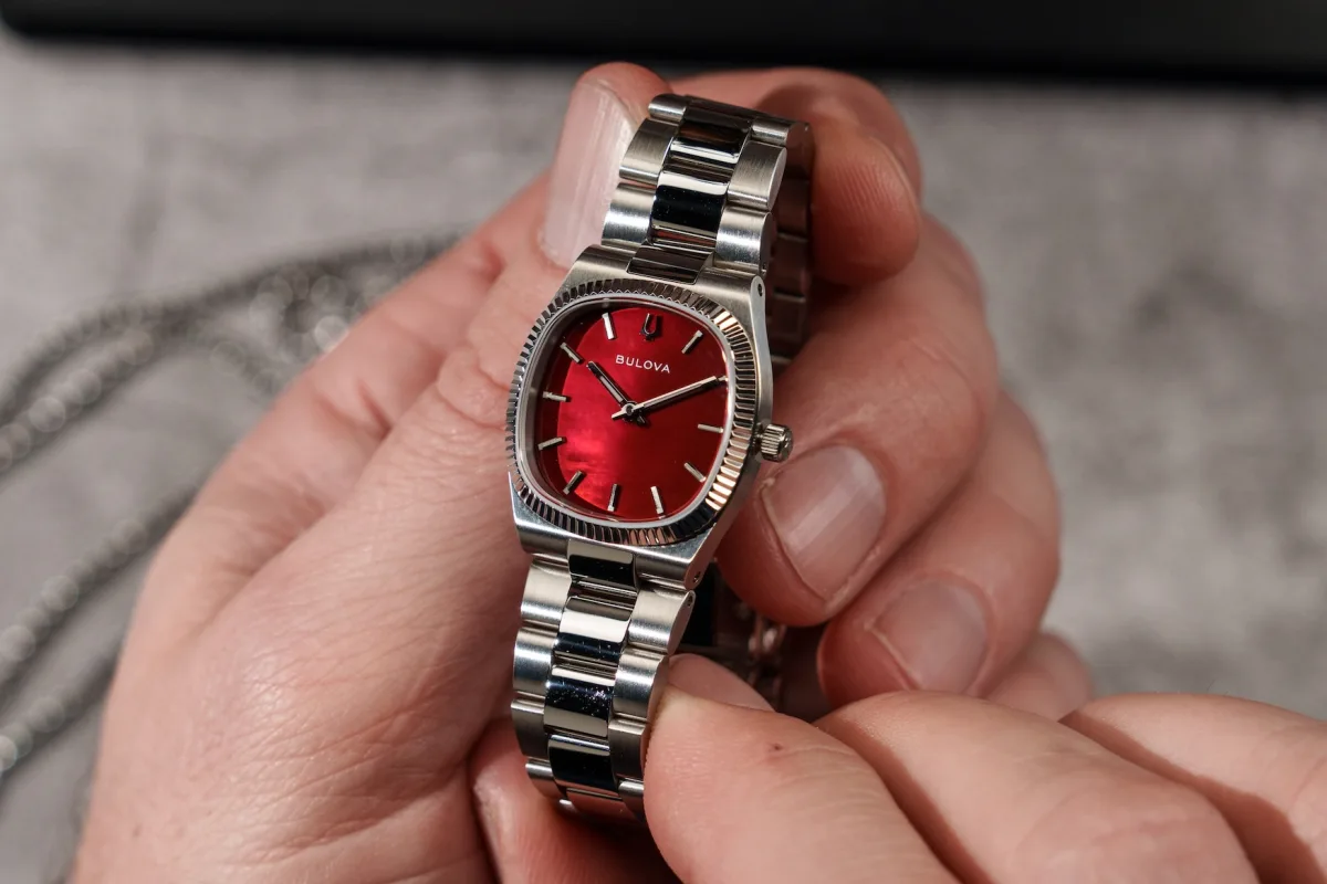 Elegant styling of Bulova Super Seville Mini