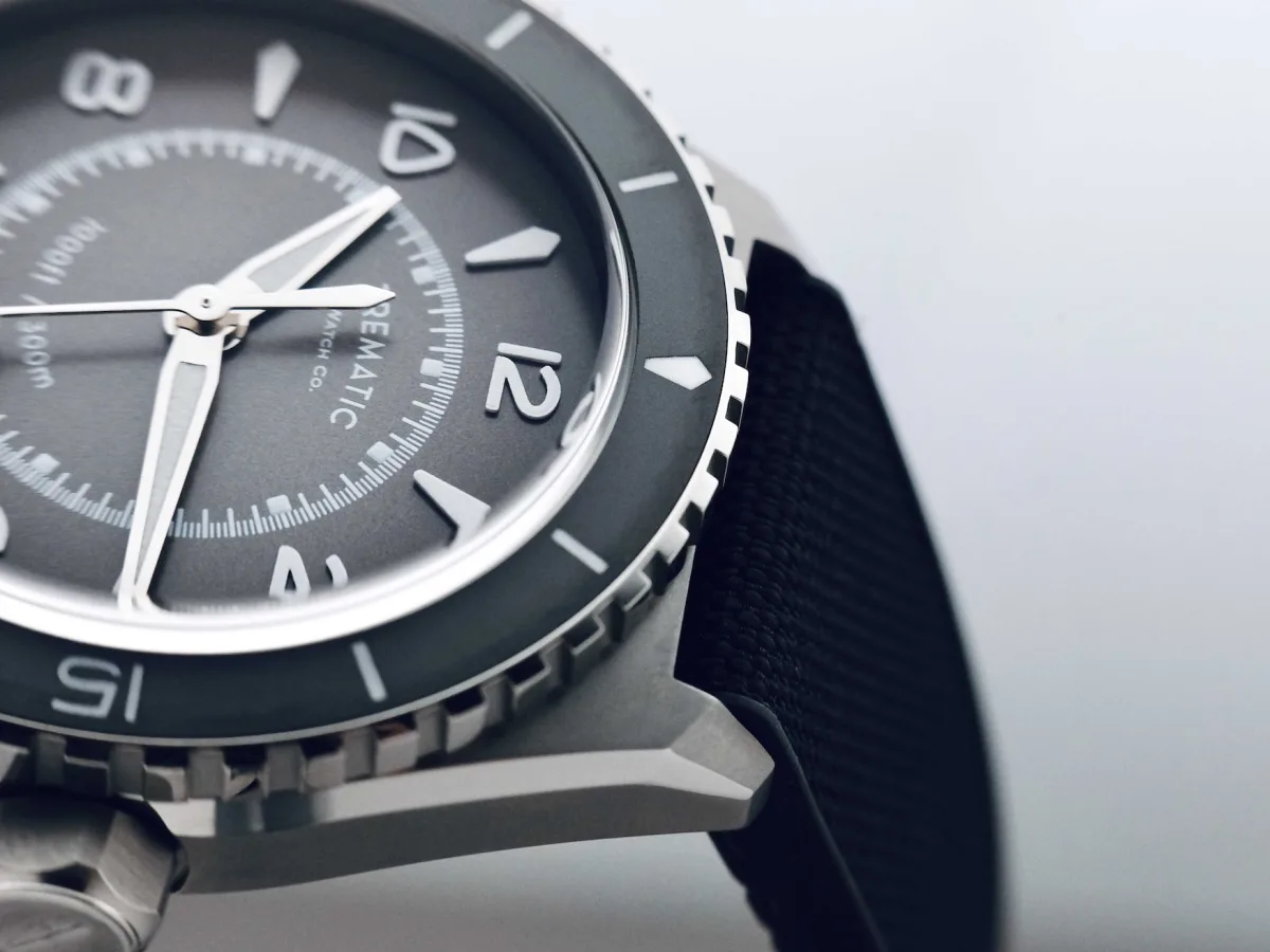 T-Five Beigua Maris bezel and case details