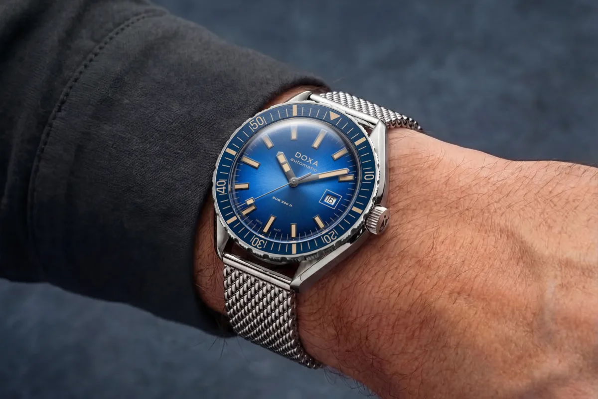 Doxa SUB 200 II enlarged case design