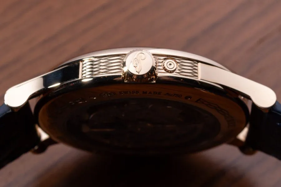 Guilloche engraving on Breguet Classique Phase De Lune 7235