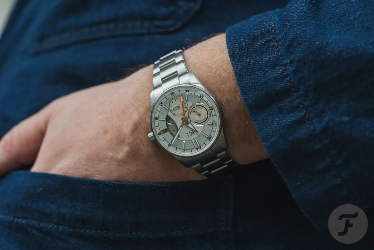 Curved-end rubber strap on C63 Sealander True GMT