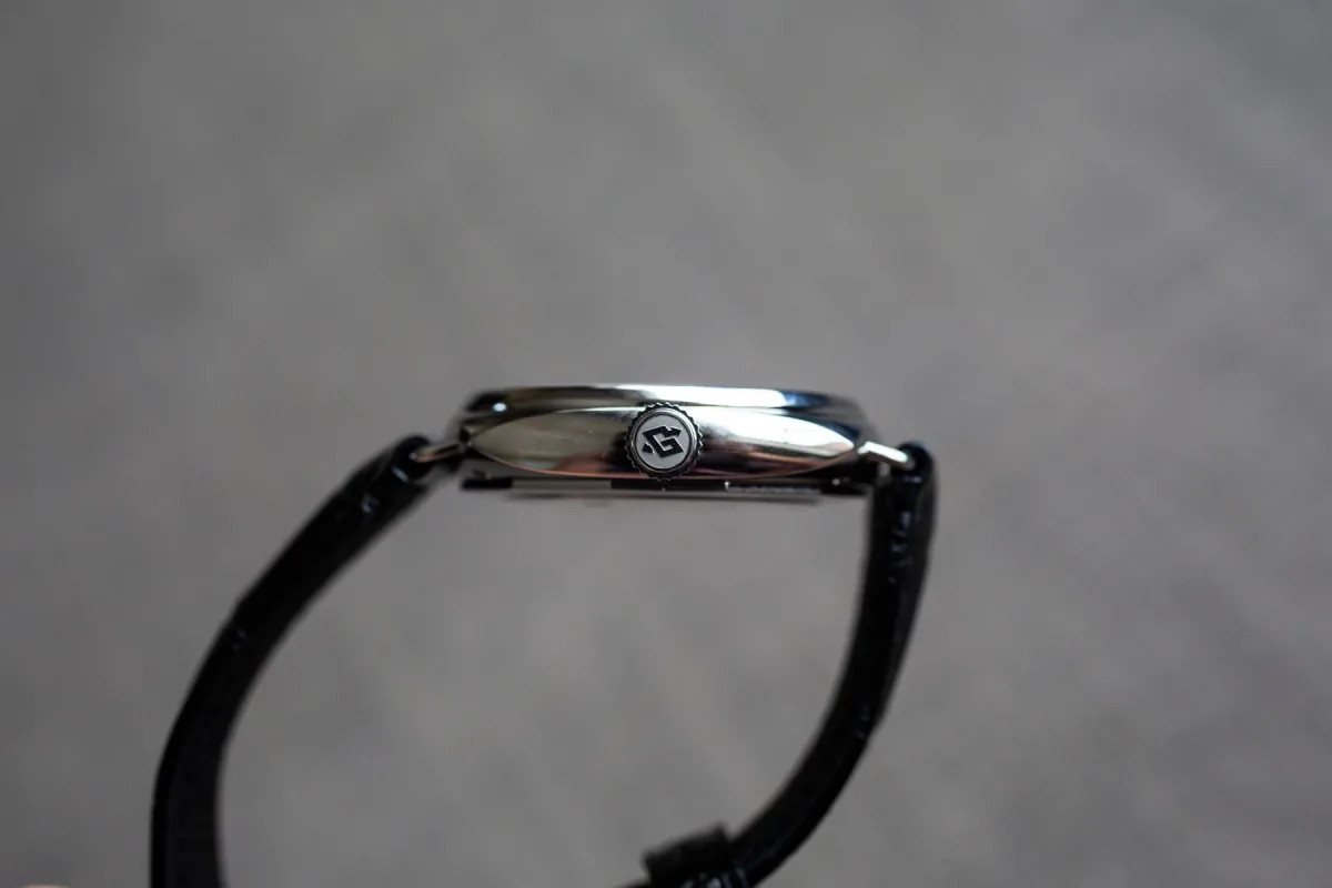 Panerai Radiomir Quaranta PAM01572 under a shirt cuff