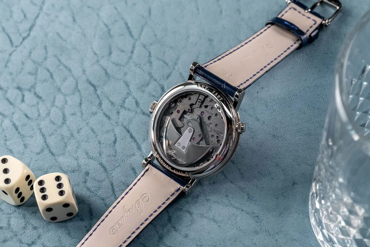 Decorated platinum micro-rotor watch