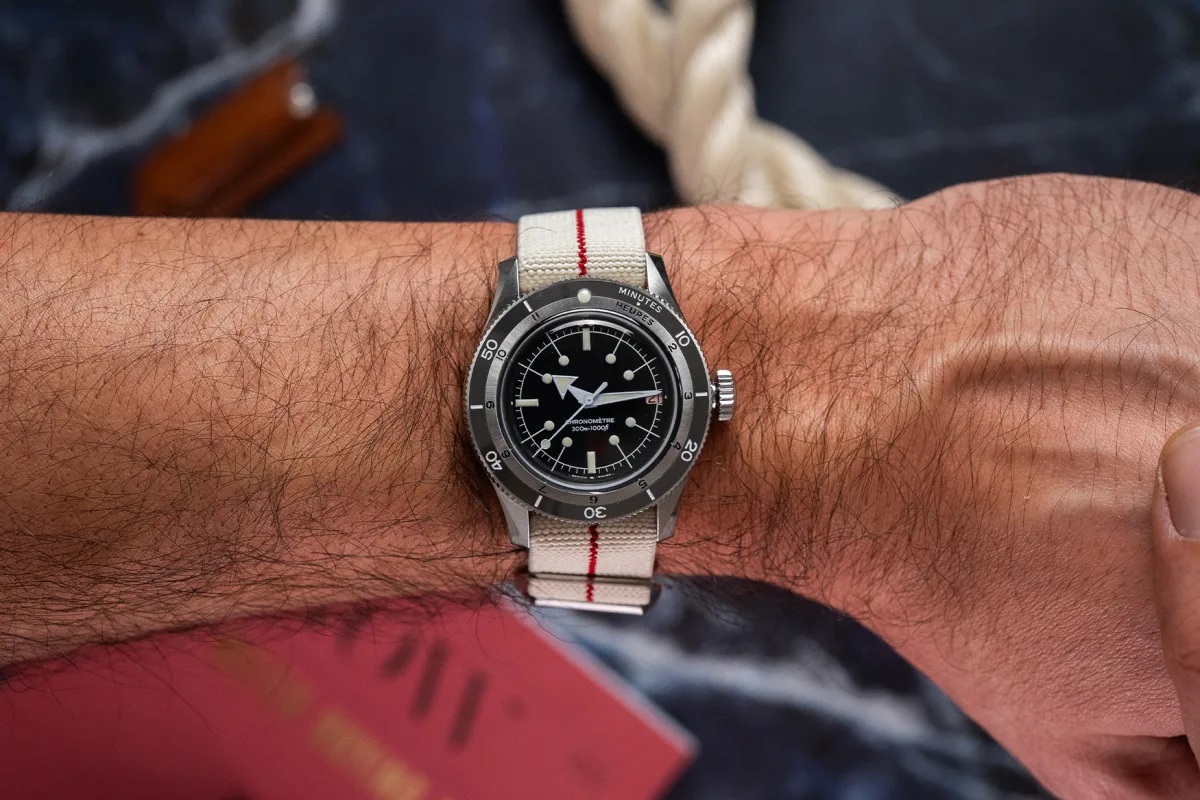 Serica Ref. 5330 with date window debut