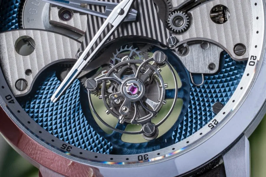 Peacock Witness movement and color focus