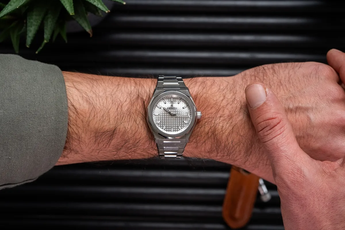 Classic seconds hand on Defy Skyline 36