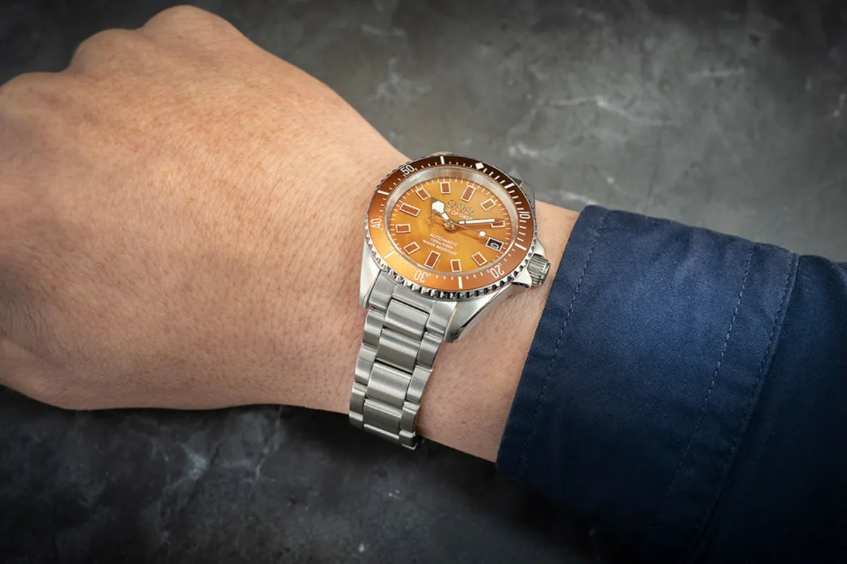 Close-up of the Out Of Order Casanova 38 MOP Automatic watch hands