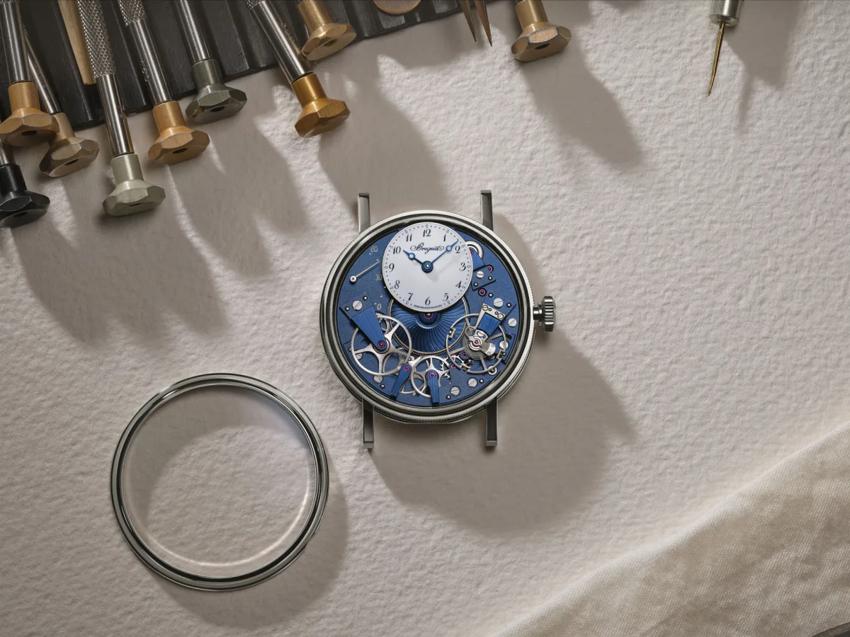 Movement detail of Breguet Tradition Seconde Retrograde 7037