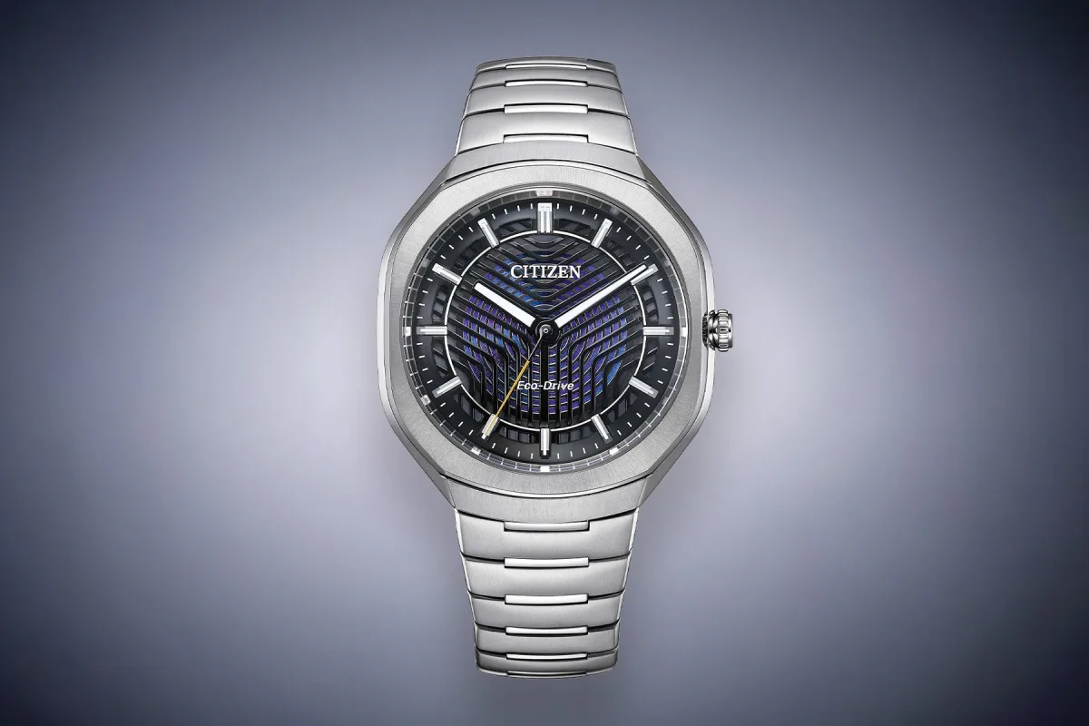 Citizen Eco-Drive Photon watch hands with luminescent filling