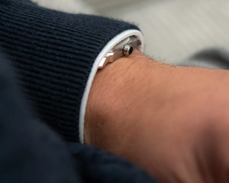 Assembly of Bulgari Octo Finissimo components