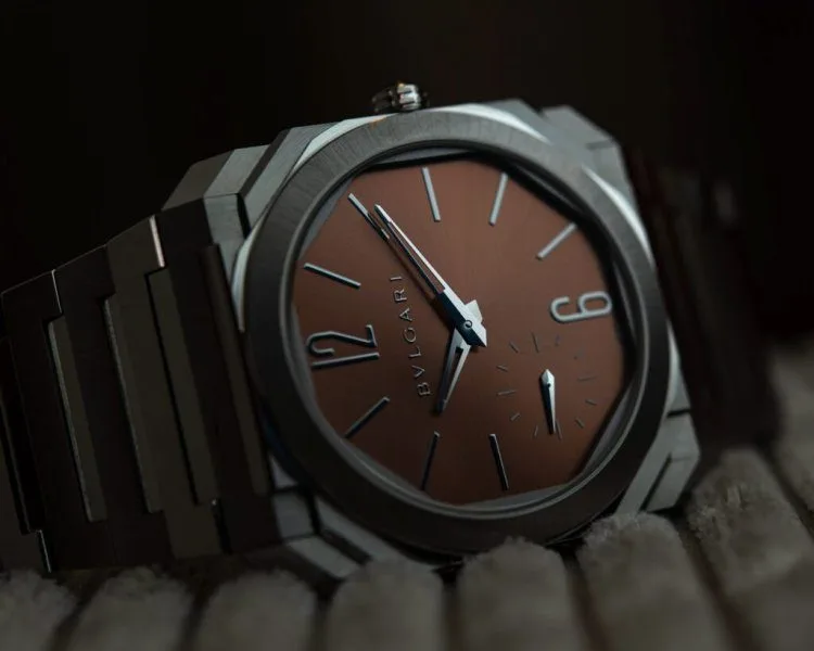 Salmon dial of Bulgari Octo Finissimo Automatic