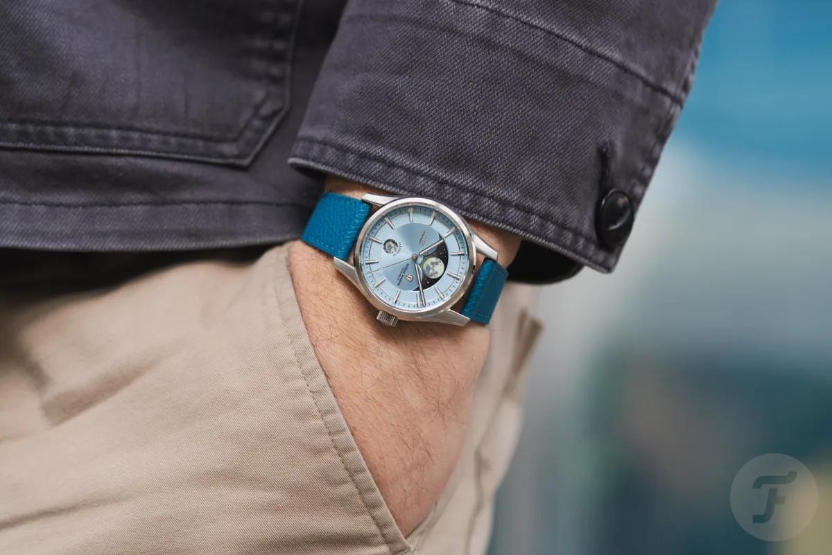 Sky Blue Lunør dial with luminous accents