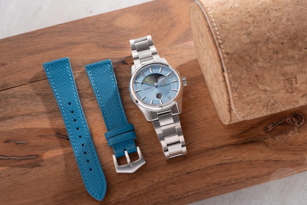 Close-up of Lunør crown mechanism