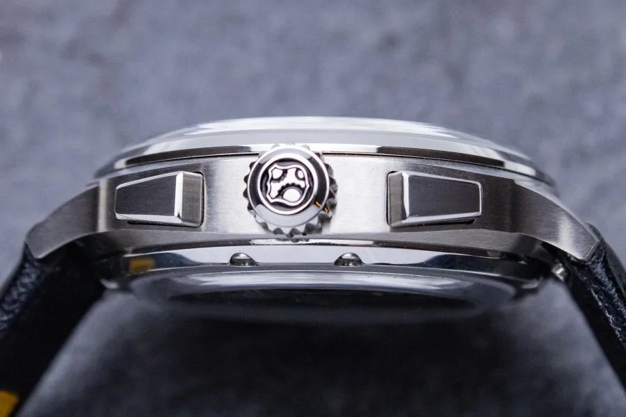 REC 98T/4 stainless steel case