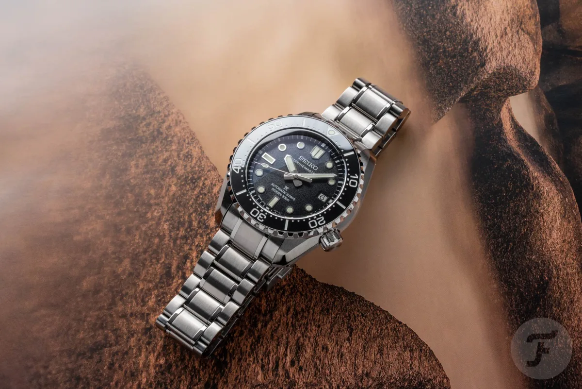 Close-up of the Seiko Prospex Marinemaster HBF001 bracelet