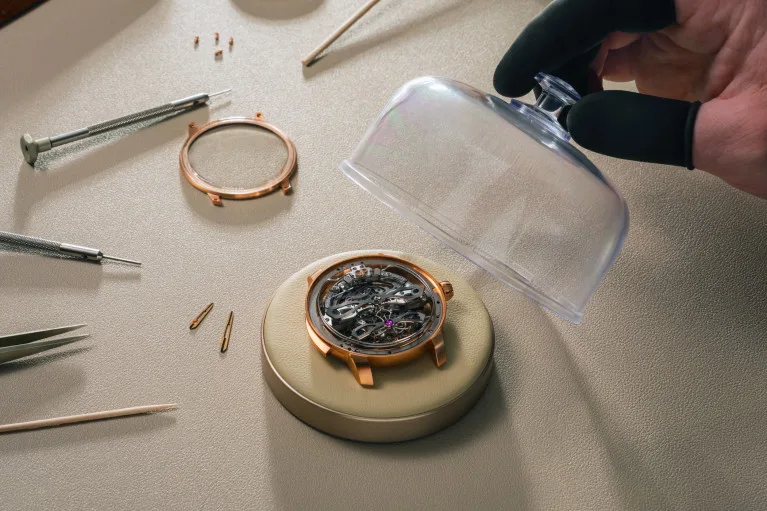 Girard-Perregaux watch showing micro-rotor